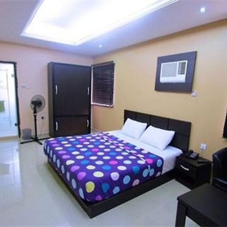 Number 95 Suites Lagos Extérieur photo