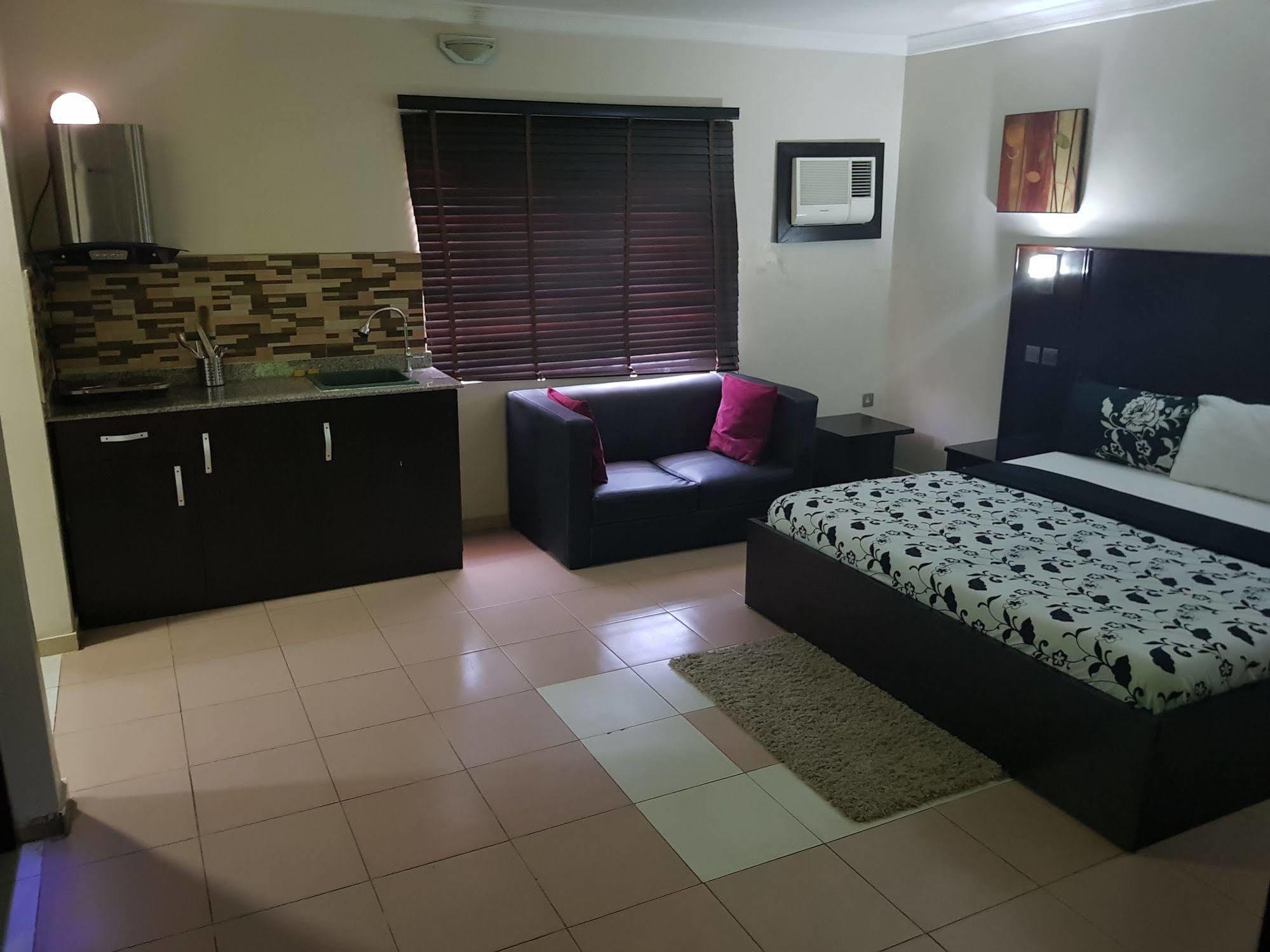 Number 95 Suites Lagos Extérieur photo
